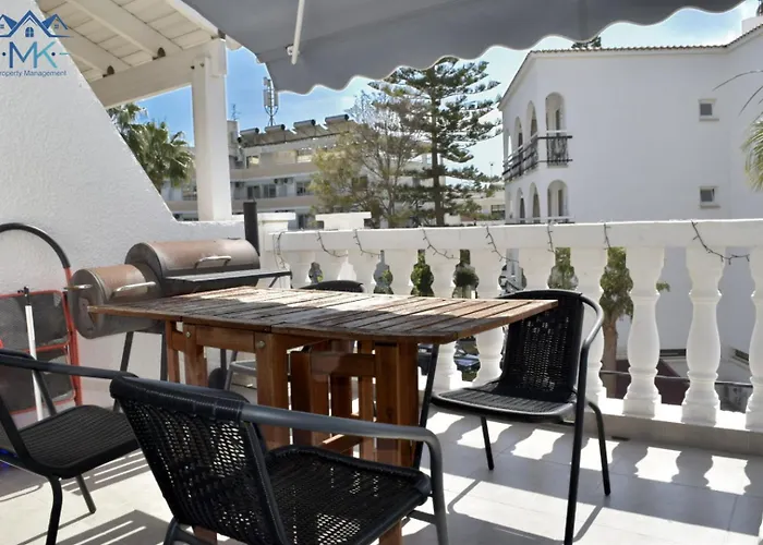 Laura's Cozy ラルナカ